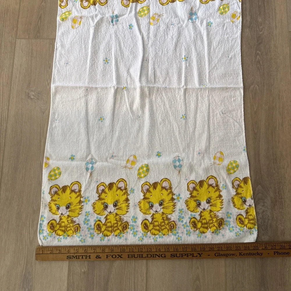 Vintage Babycare Receiving Baby Blanket Kittens Balloons Size 26x 38 100% Cotton